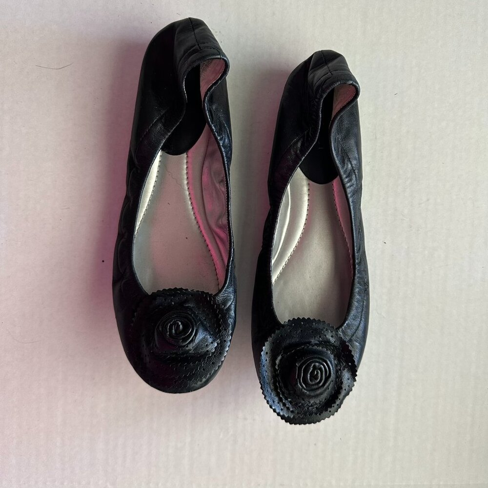 Nine West black flats, rosebud